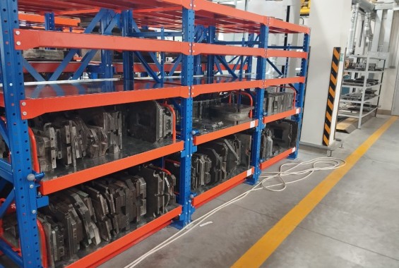 Стеллаж с выкатными платформами с нагрузкой на полку до 1000кг