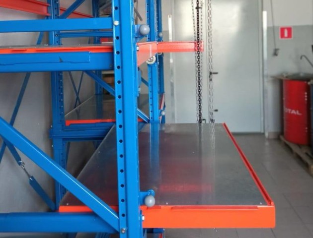 стеллажи с выкатными платформами